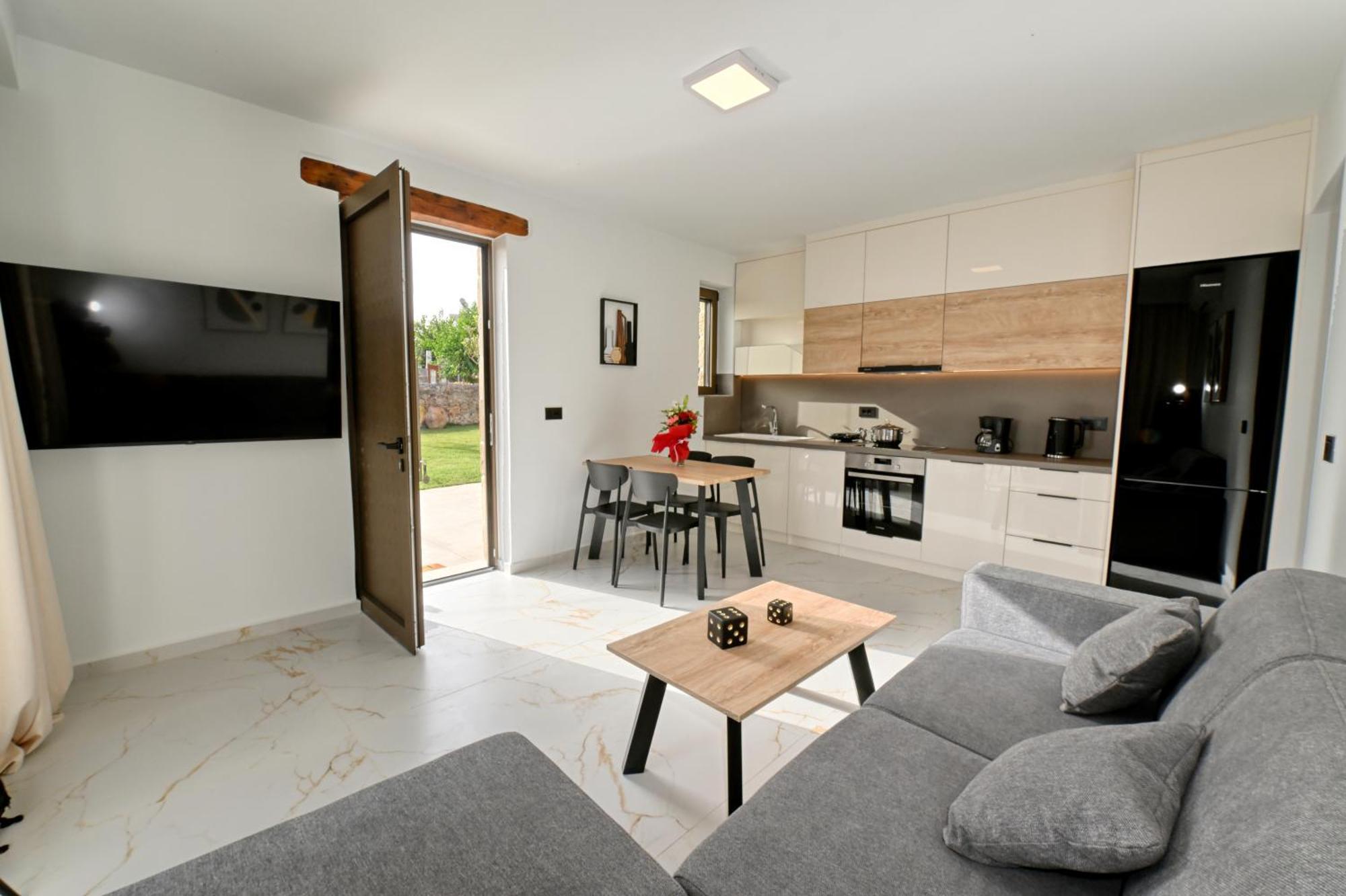 Eagle Bay Loft Apartment Kissamos Exterior photo