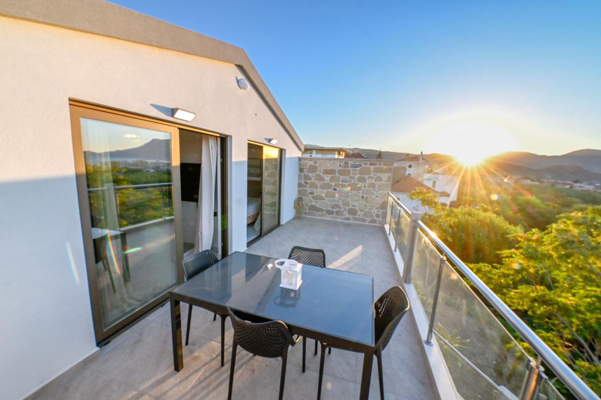 Eagle Bay Loft Apartment Kissamos Exterior photo